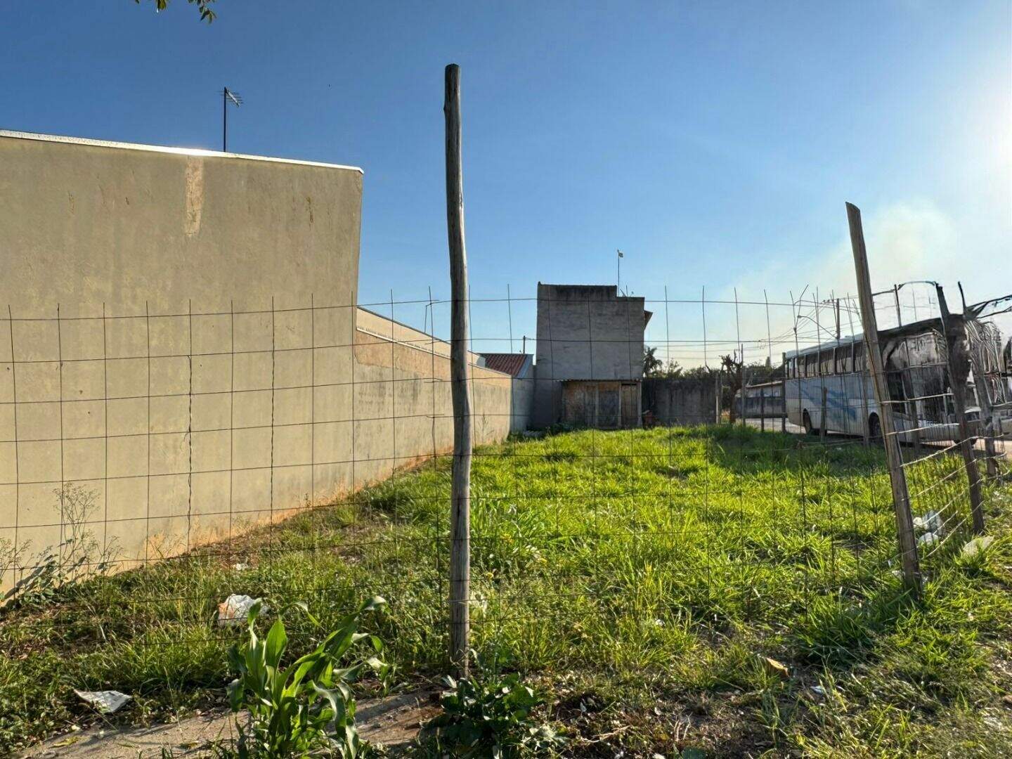 Terreno à venda no Jardim Nair Maria: 