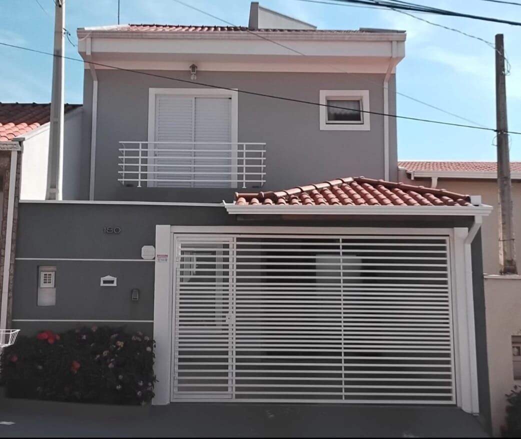 Sobrado à venda no Jardim Valença: 