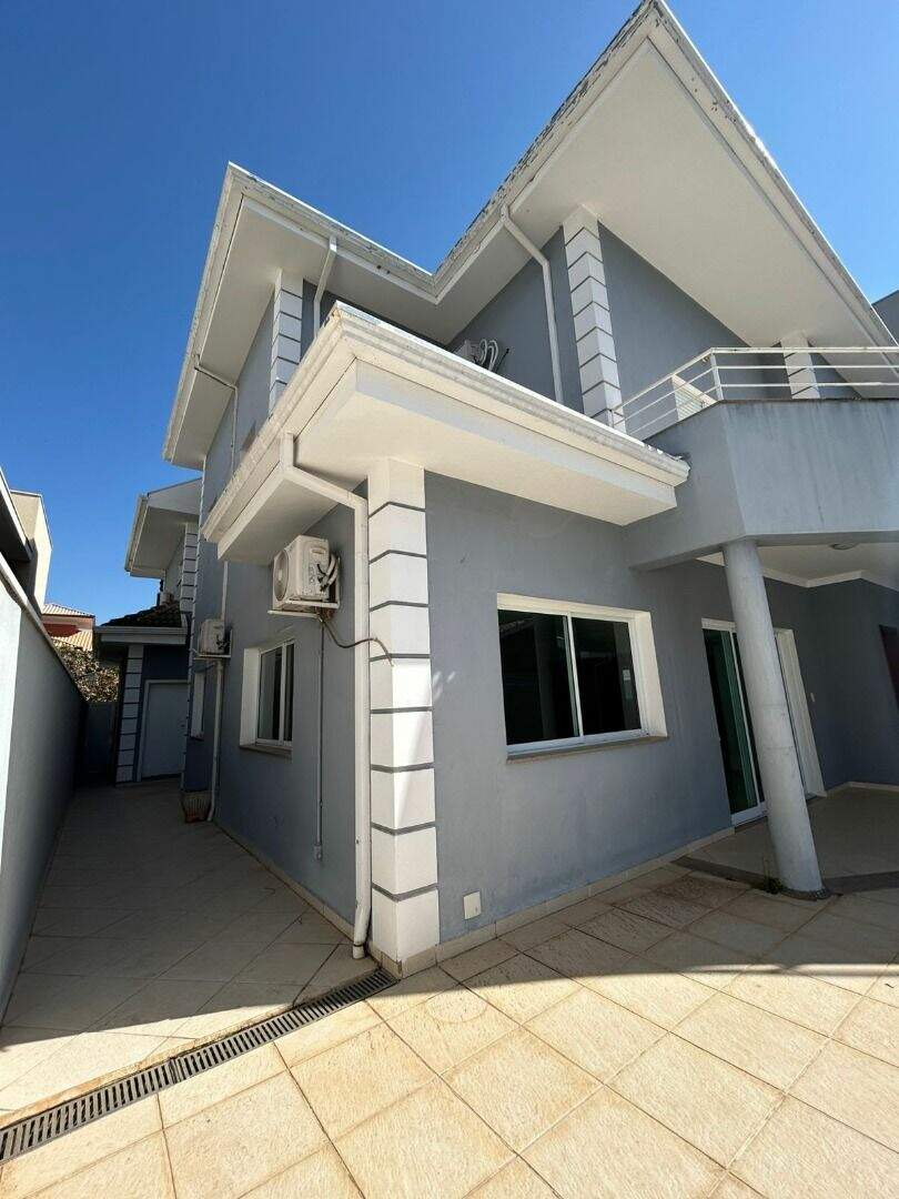 Sobrado à venda no Jardim Residencial Santa Clara: 