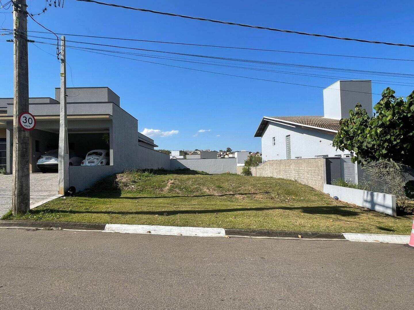 Terreno à venda no Jardim Celani: 