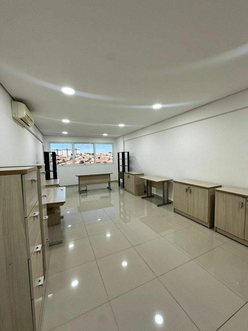 Sala à venda no Vila Bergamo: 