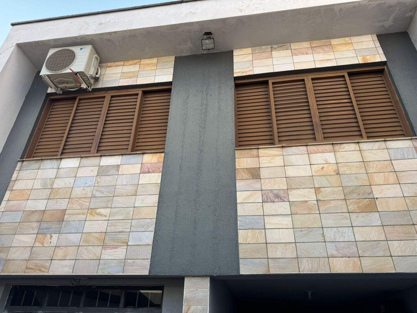 Sobrado à venda no Salto de São José: 