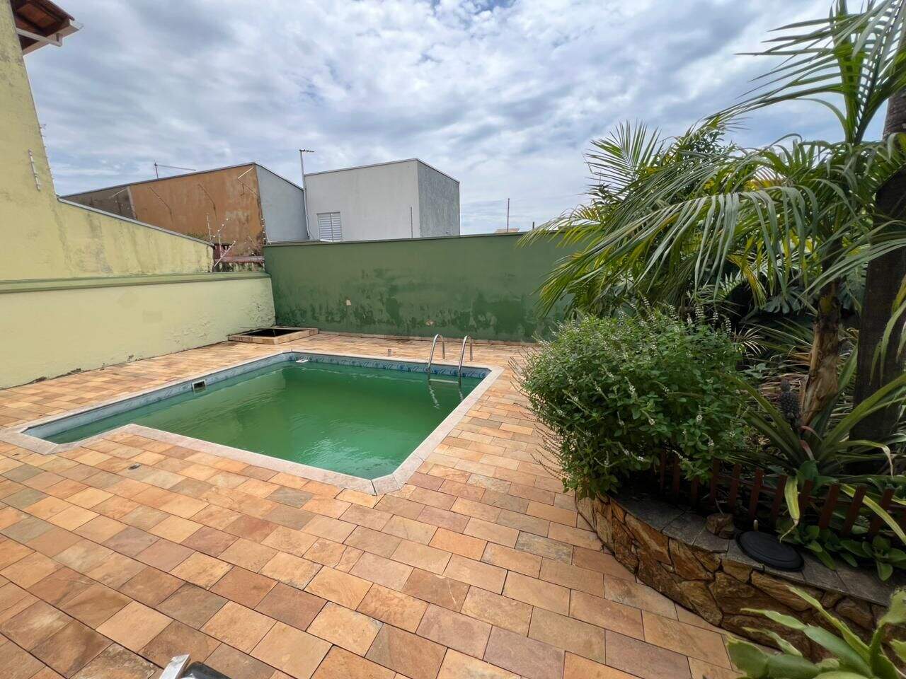 Sobrado à venda no Jardim Regina: 