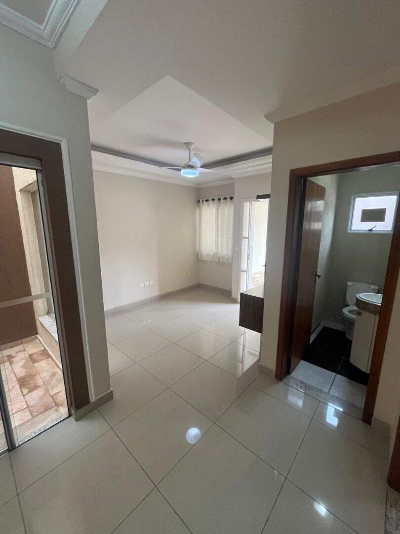 Sobrado à venda no Portal das Acácias: 