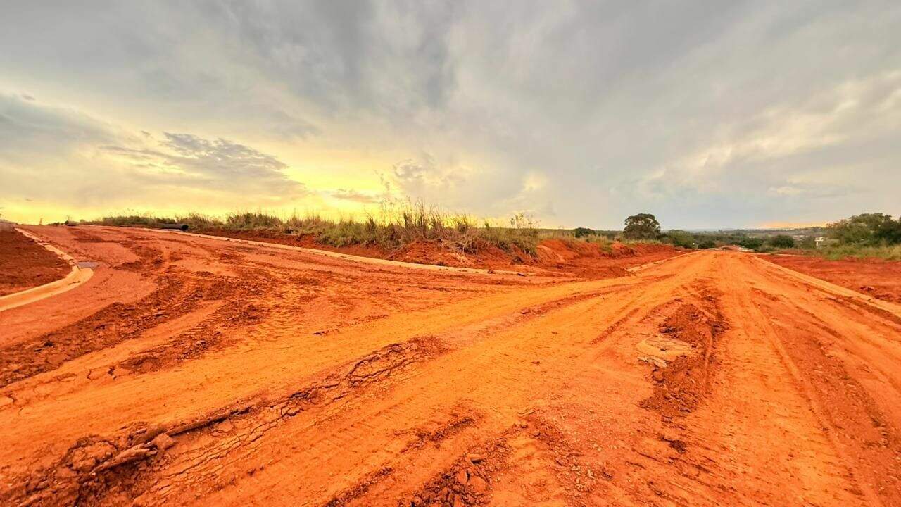 Terreno à venda no Buru: 