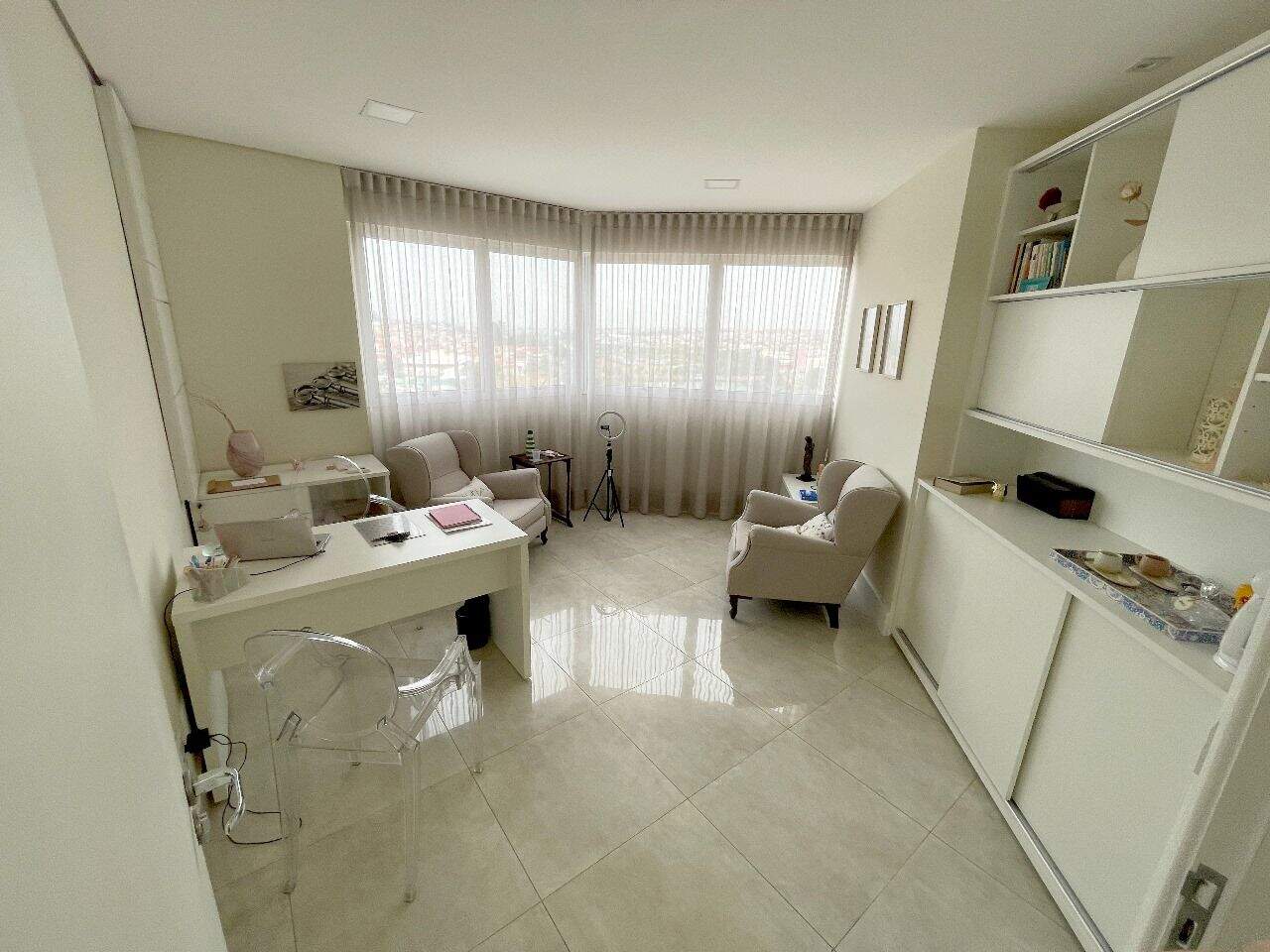 Sala à venda no Vila Bergamo: 