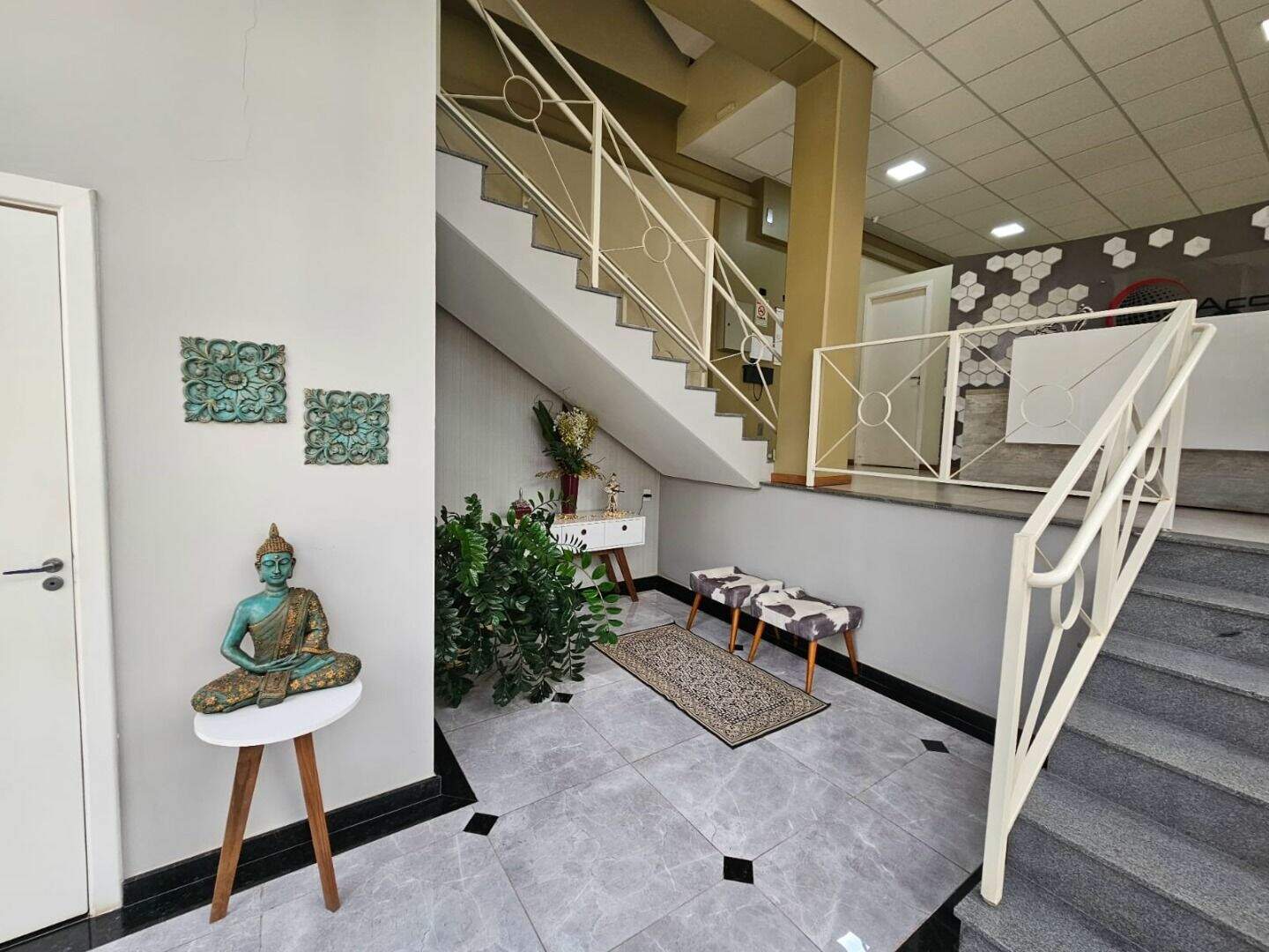 Sala para aluguel no Europark Comercial: 