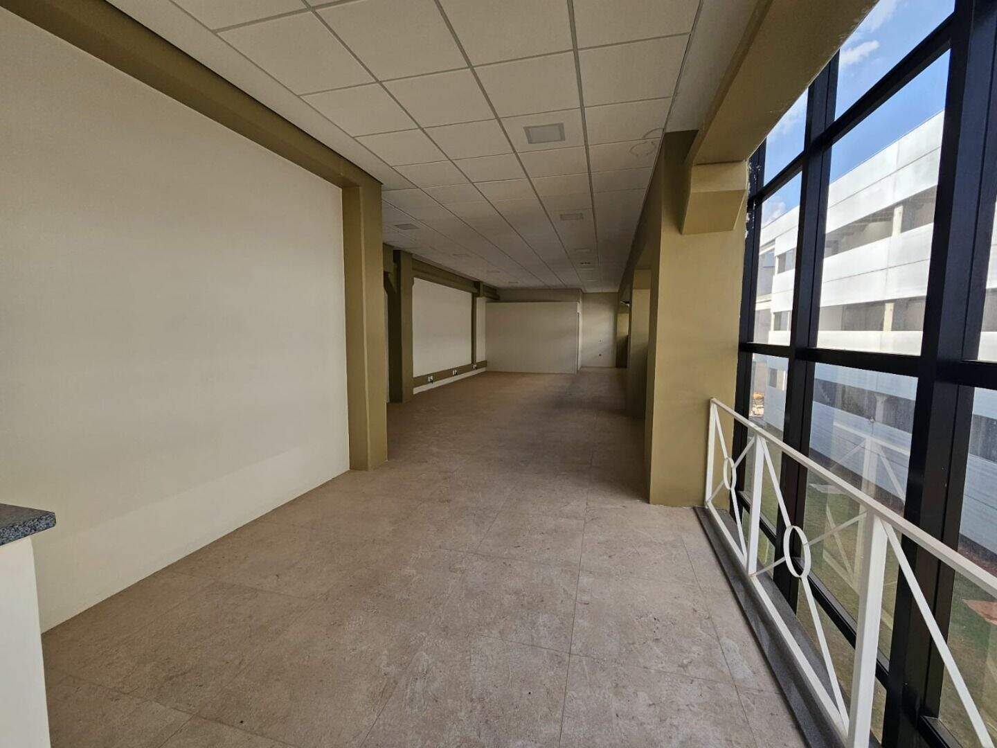 Sala para aluguel no Europark Comercial: 