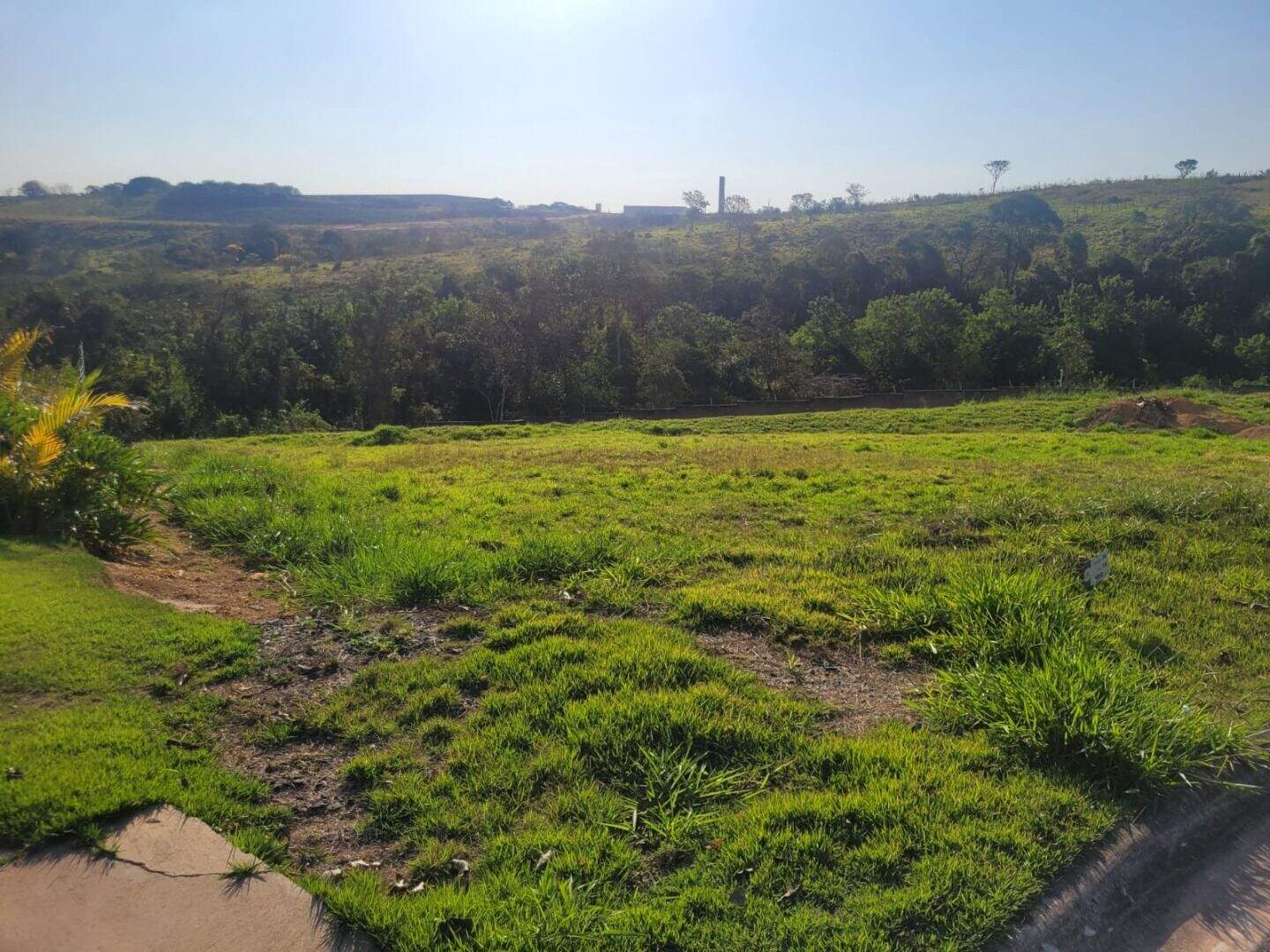 Terreno à venda no Jardim Celani: 