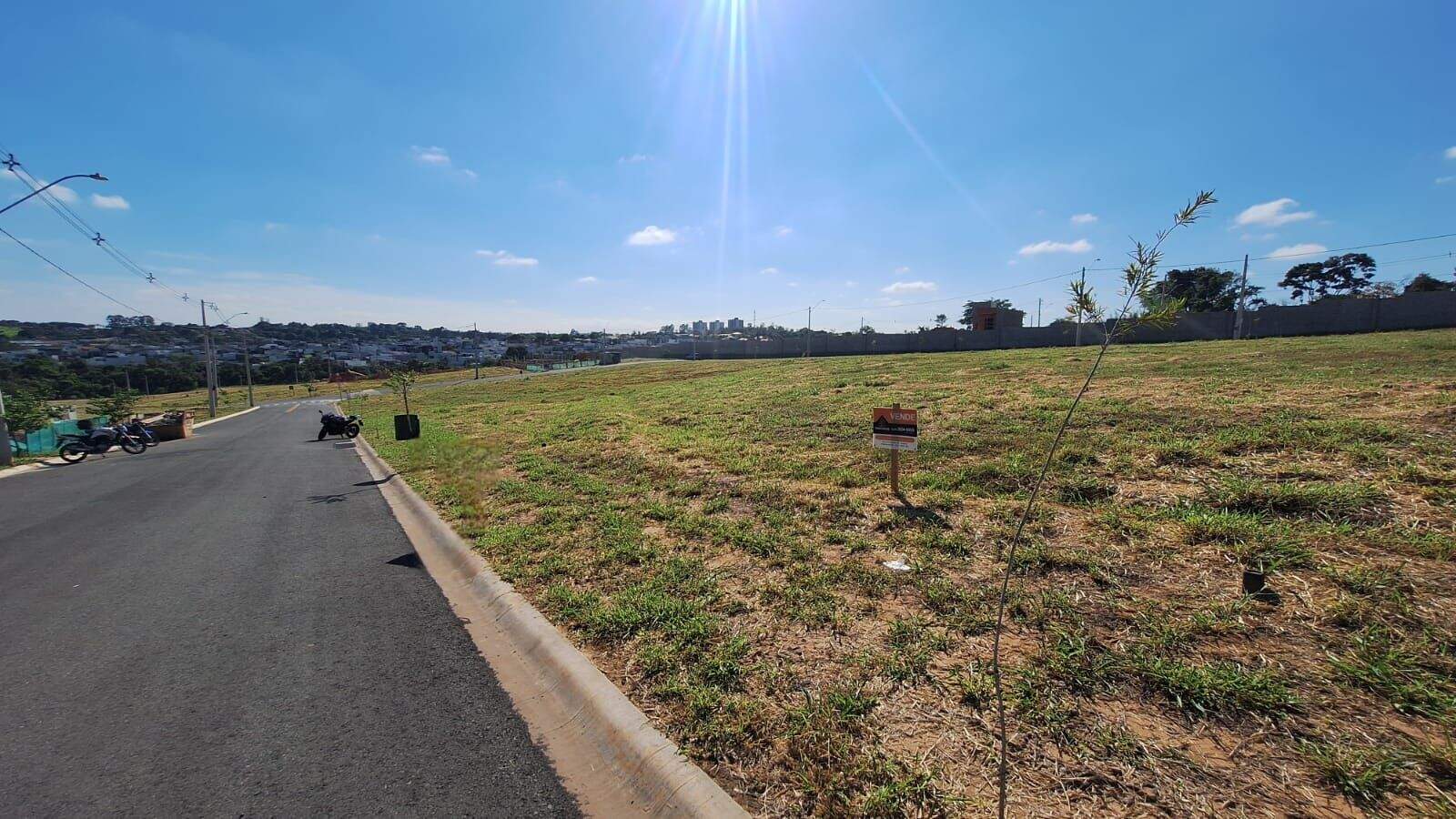 Terreno à venda no Altos da Bela Vista: 