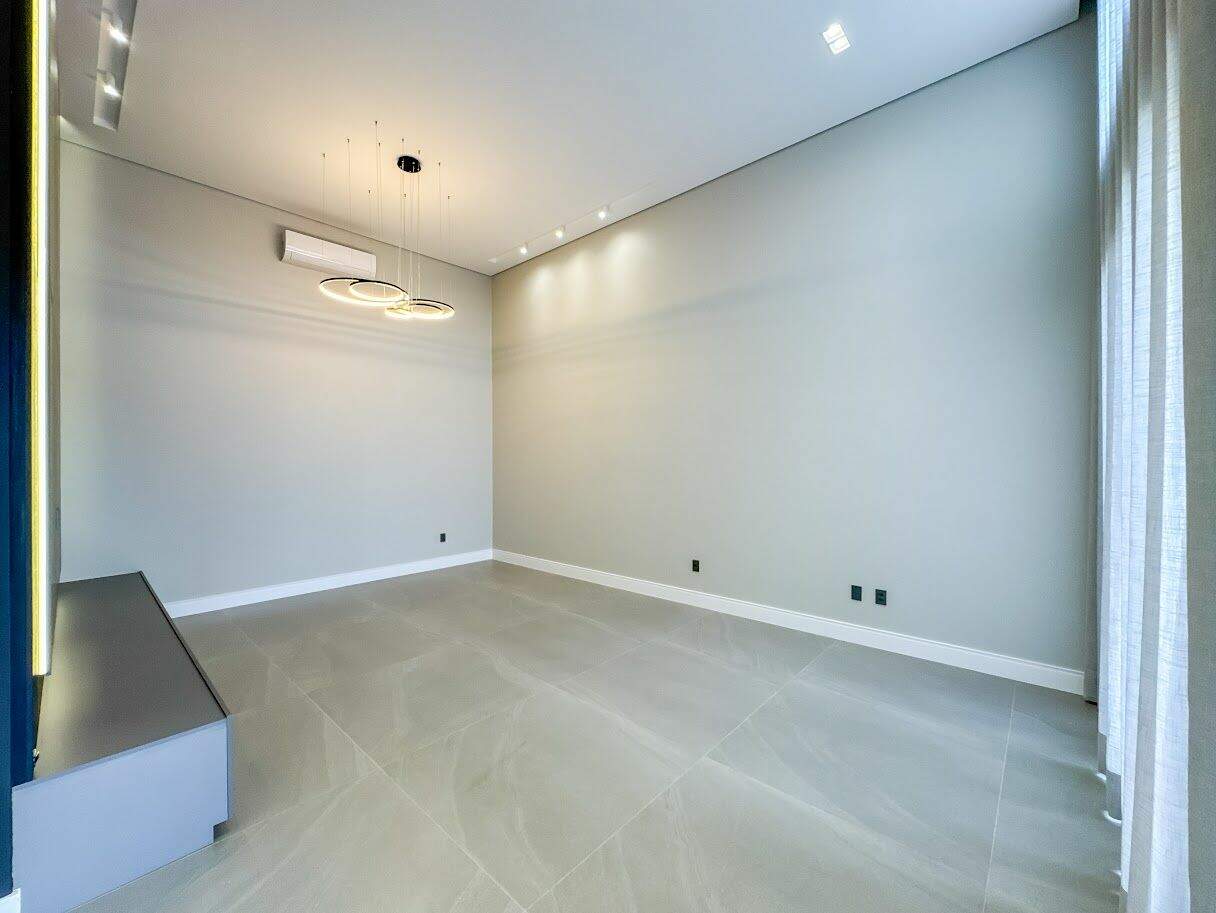 Casa à venda no Villa dos Pinheiros: 