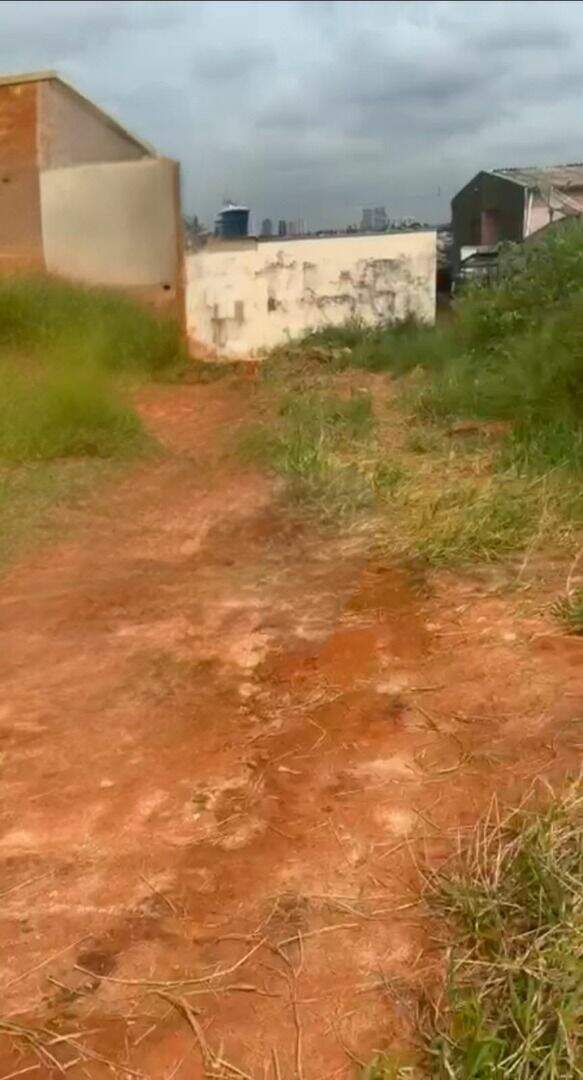 Terreno à venda no Chácaras Alvorada: 