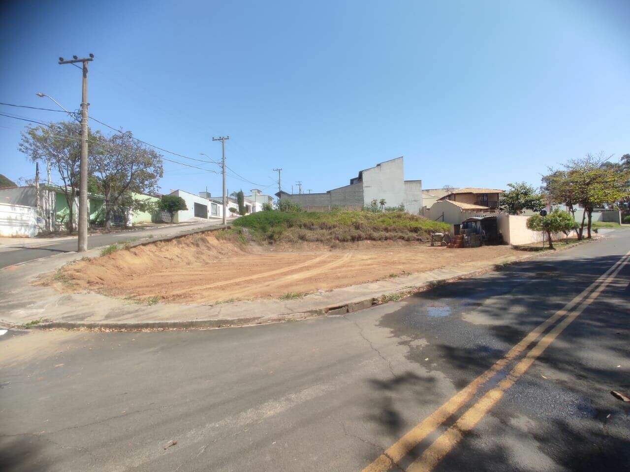 Terreno à venda no Jardim Bela Vista: 