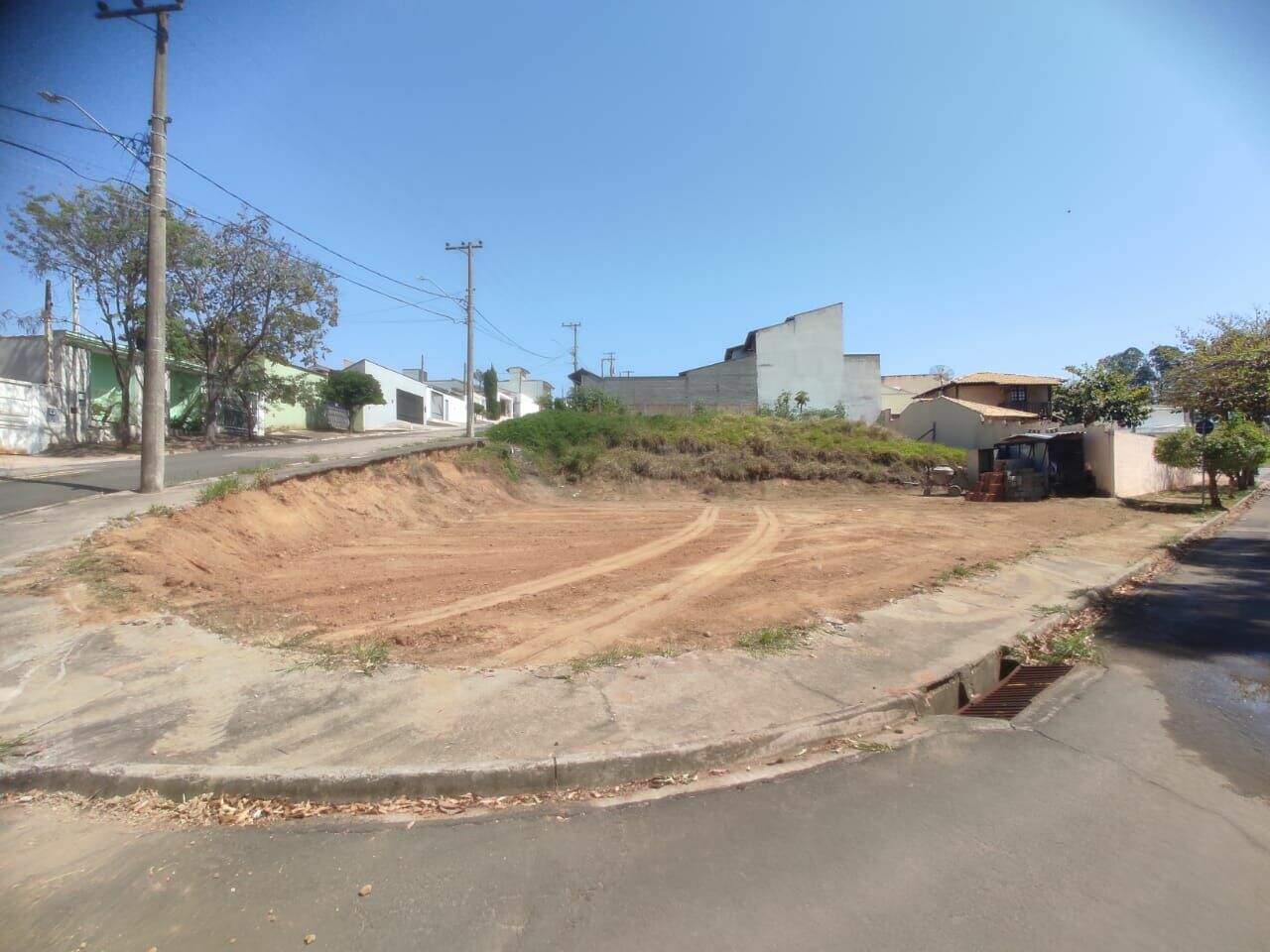 Terreno à venda no Jardim Bela Vista: 