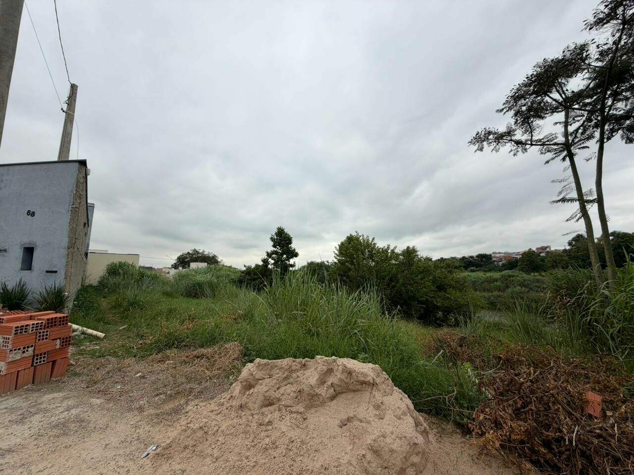 Terreno à venda no Jardim Moriyama: 