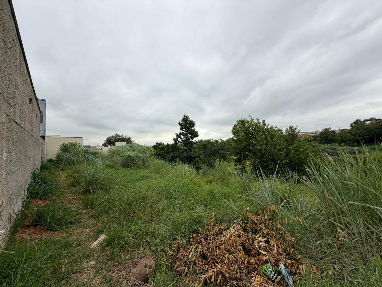 Terreno à venda no Jardim Moriyama: 