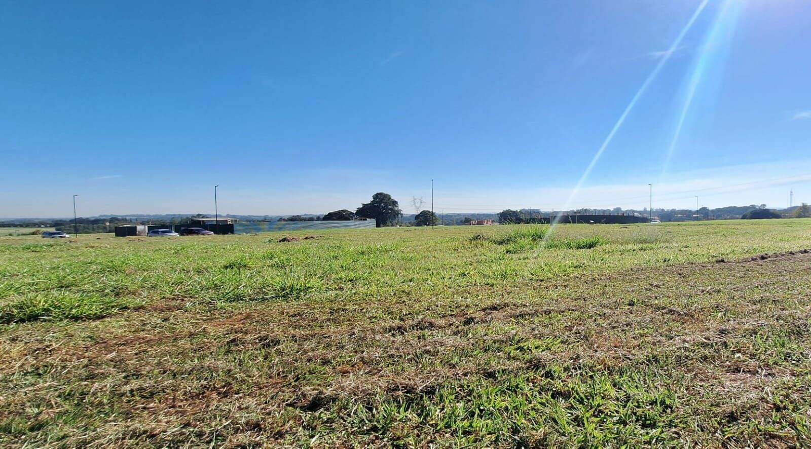 Terreno à venda no Parque das Bandeiras: 
