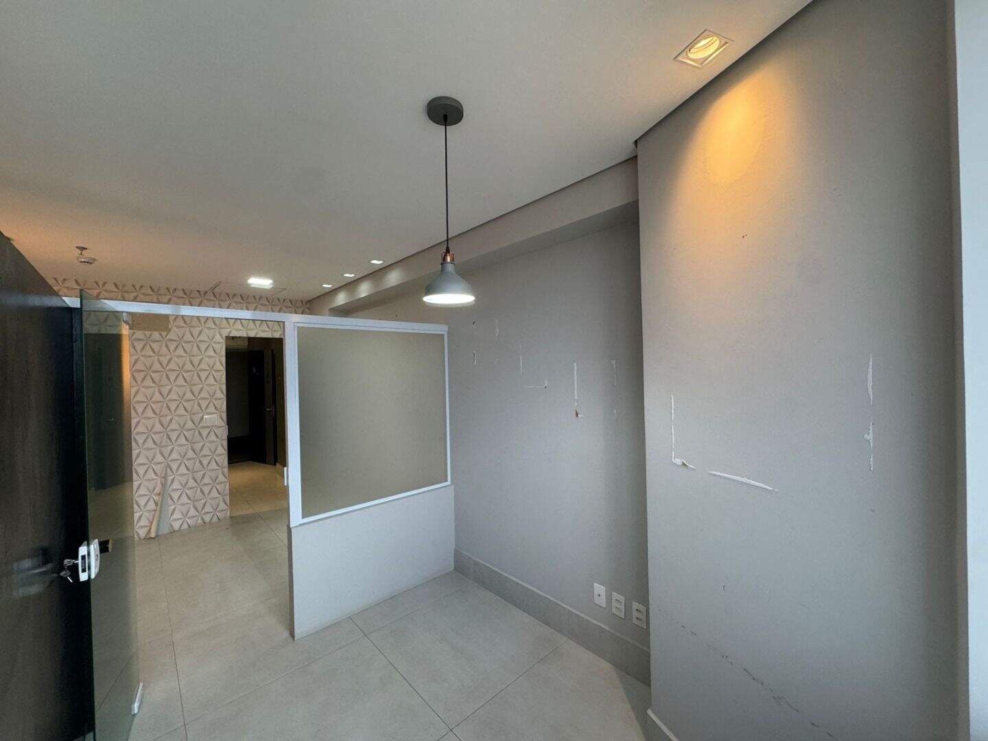 Sala para aluguel no Condomínio Edifício Majestic: 