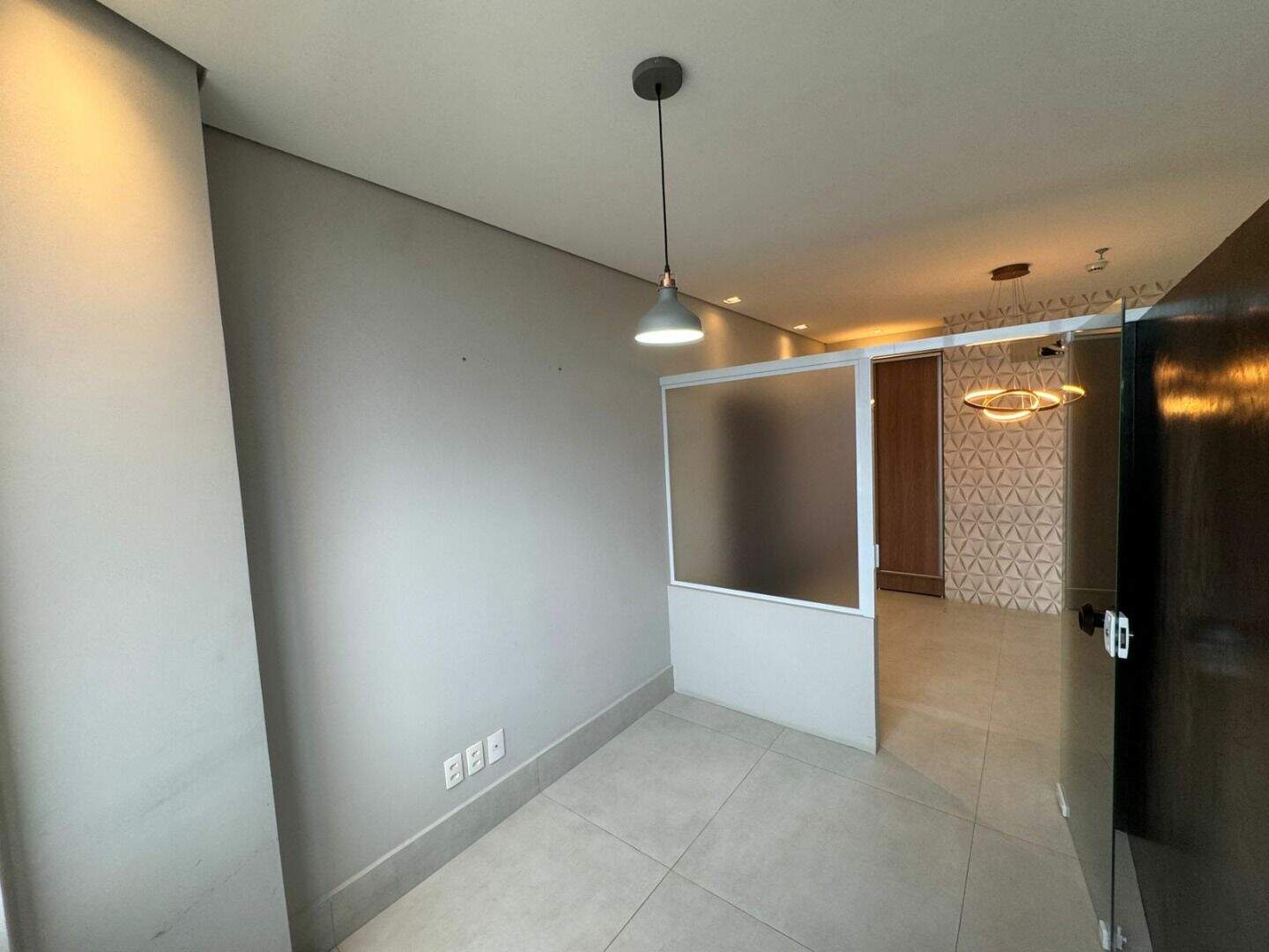 Sala para aluguel no Condomínio Edifício Majestic: 