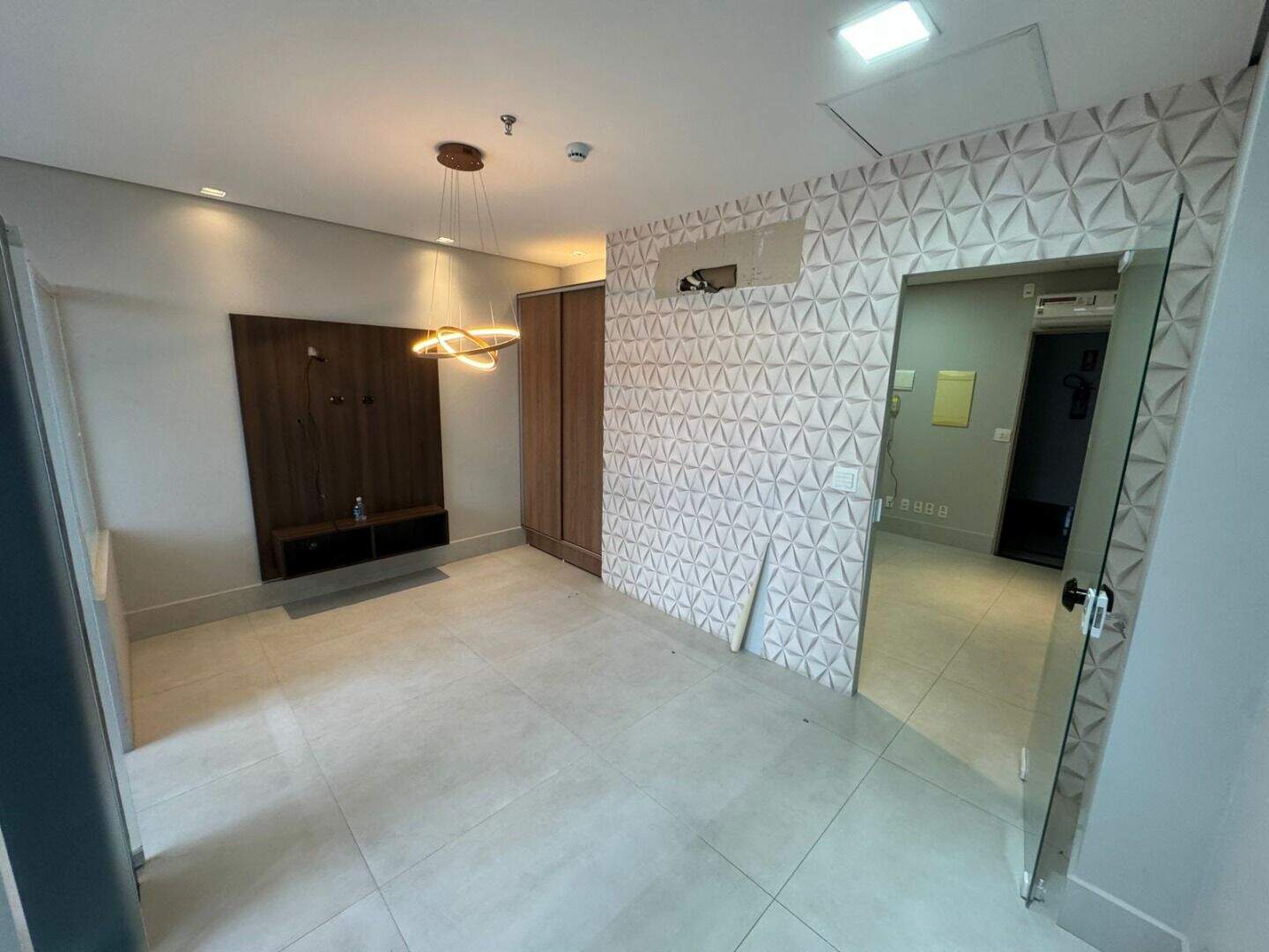 Sala para aluguel no Condomínio Edifício Majestic: 
