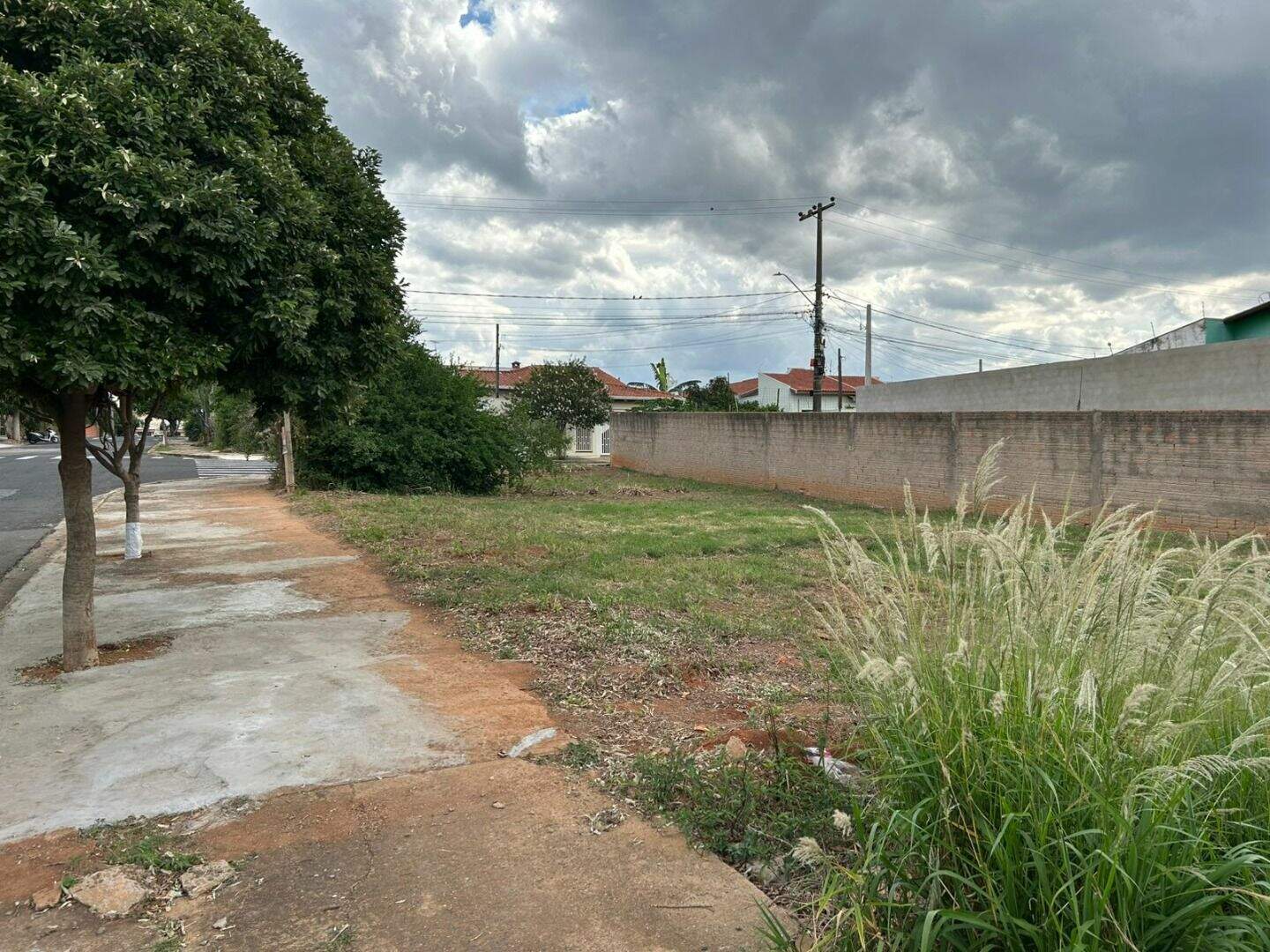 Terreno à venda no Jardim Regina: 