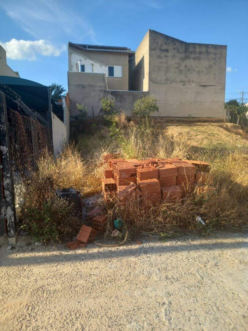 Terreno à venda no Jardim dos Colibris: 