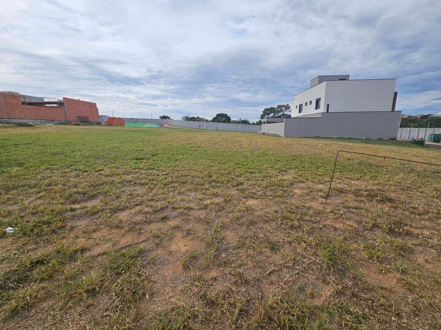Terreno à venda no Jardim Residencial Dona Maria Candida: 