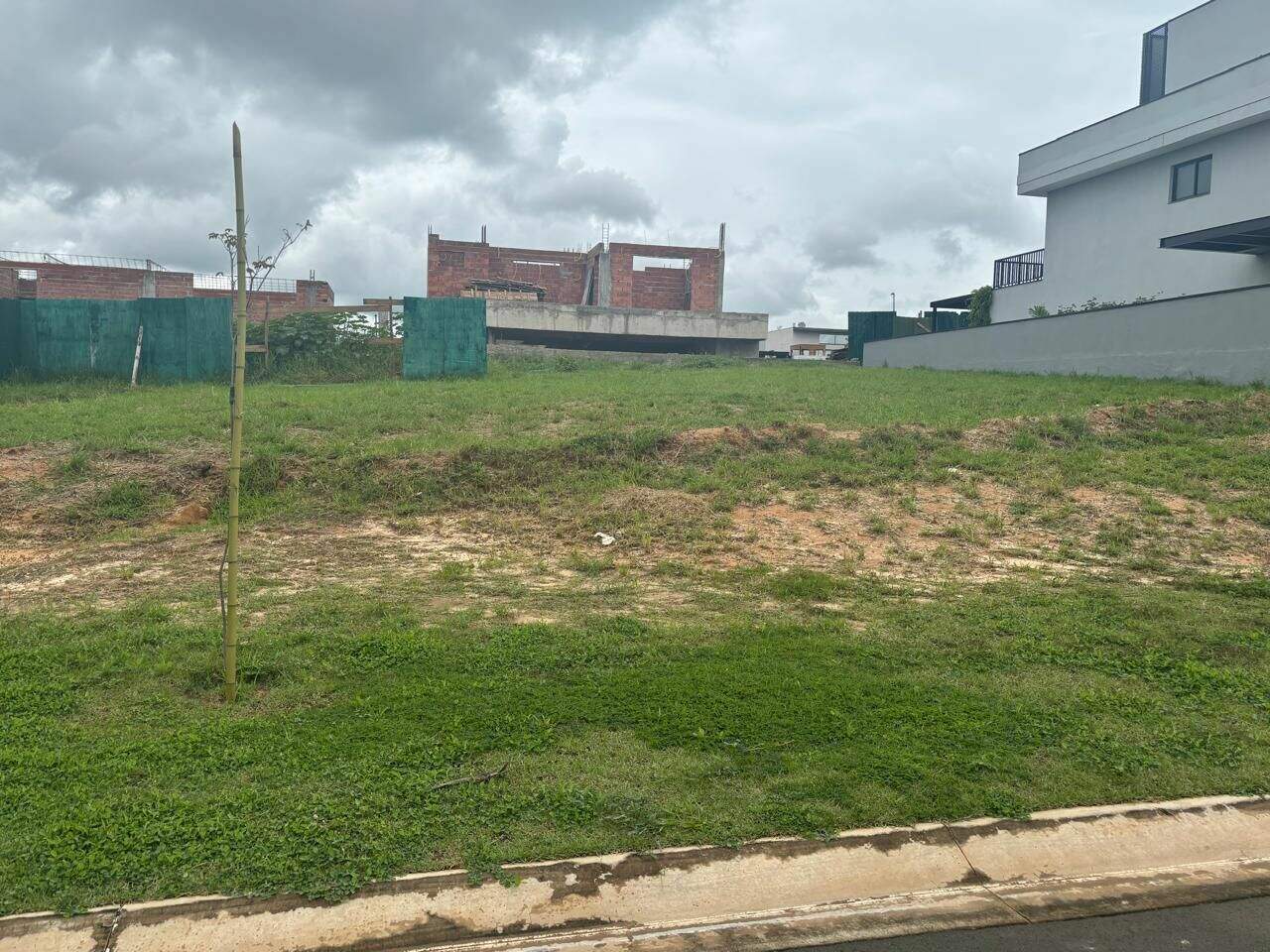 Terreno à venda no Residencial Helvétia Park: 