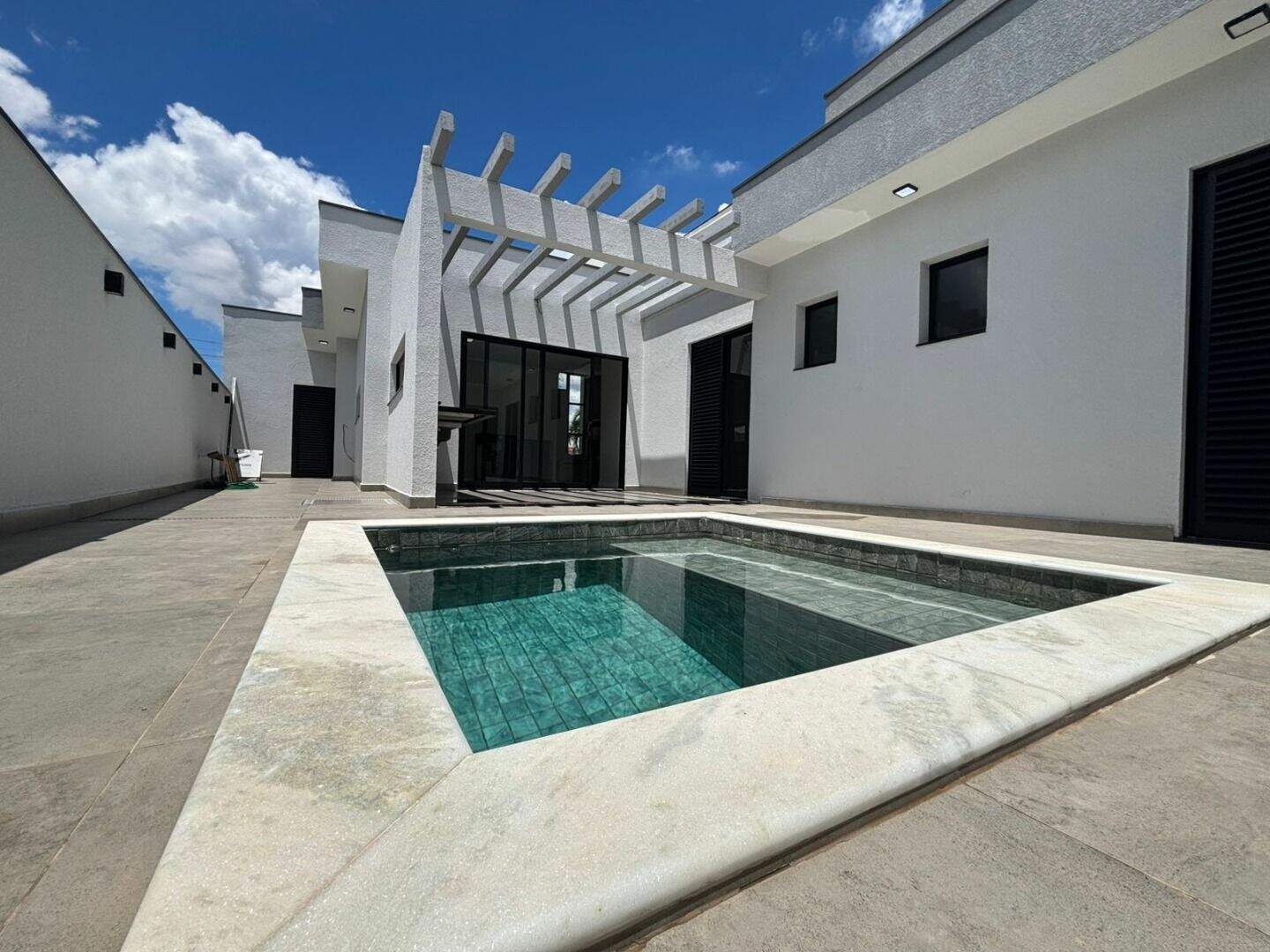 Casa para aluguel no Jardins di Roma: 