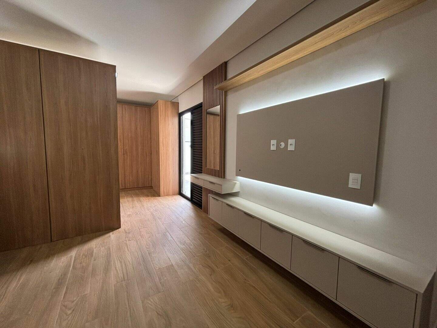 Casa para aluguel no Jardins di Roma: 
