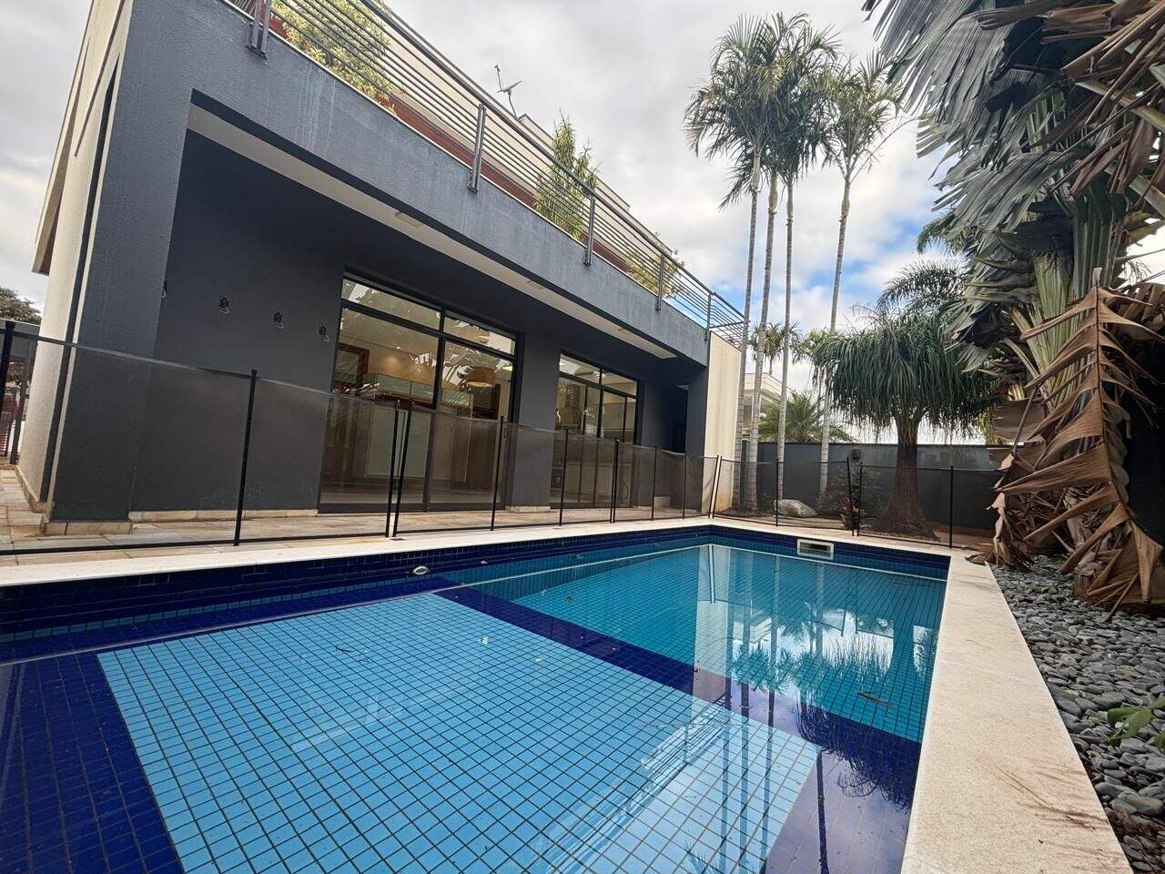 Casa para aluguel no Jardim Maison du Parc: 