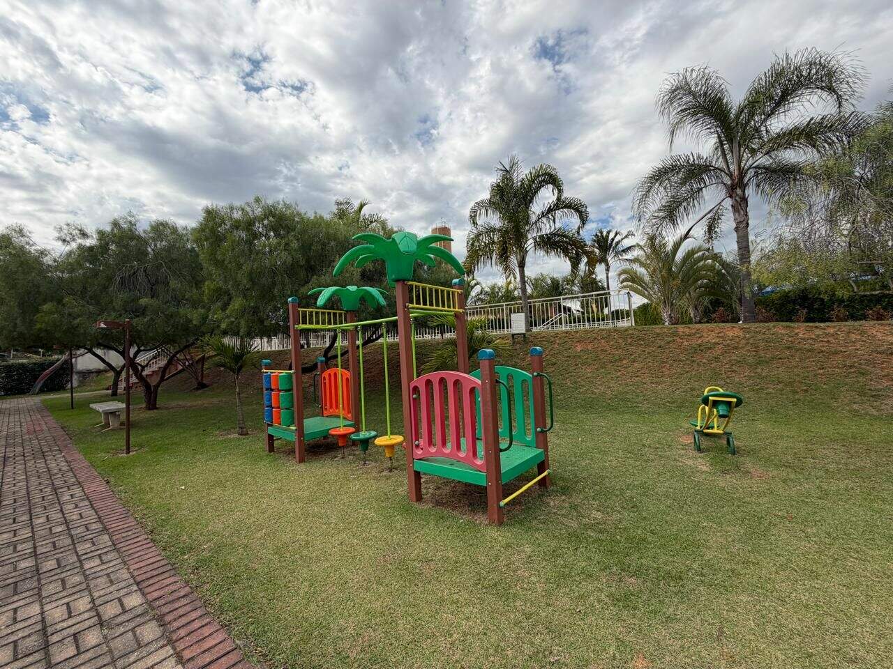 Terreno à venda no Mirante dos Ipês: 
