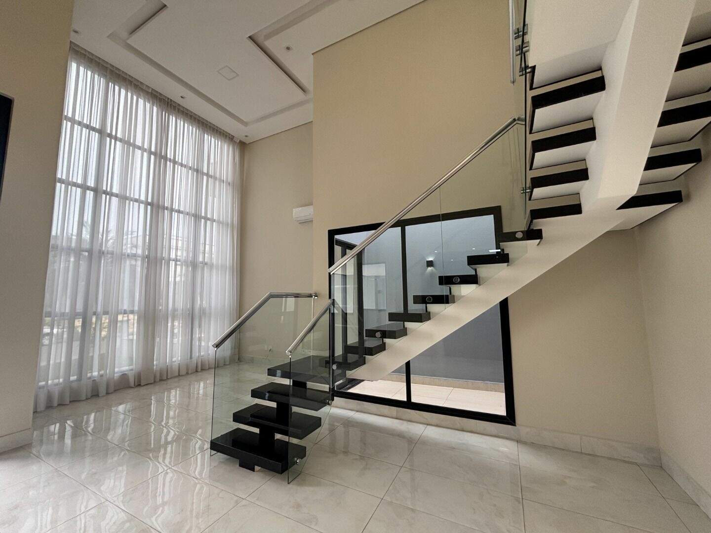 Casa para aluguel no Jardim Esplanada: 