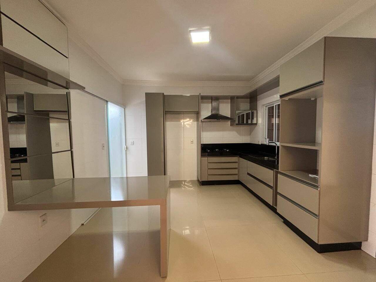 Casa para aluguel no Vila Inglesa: 