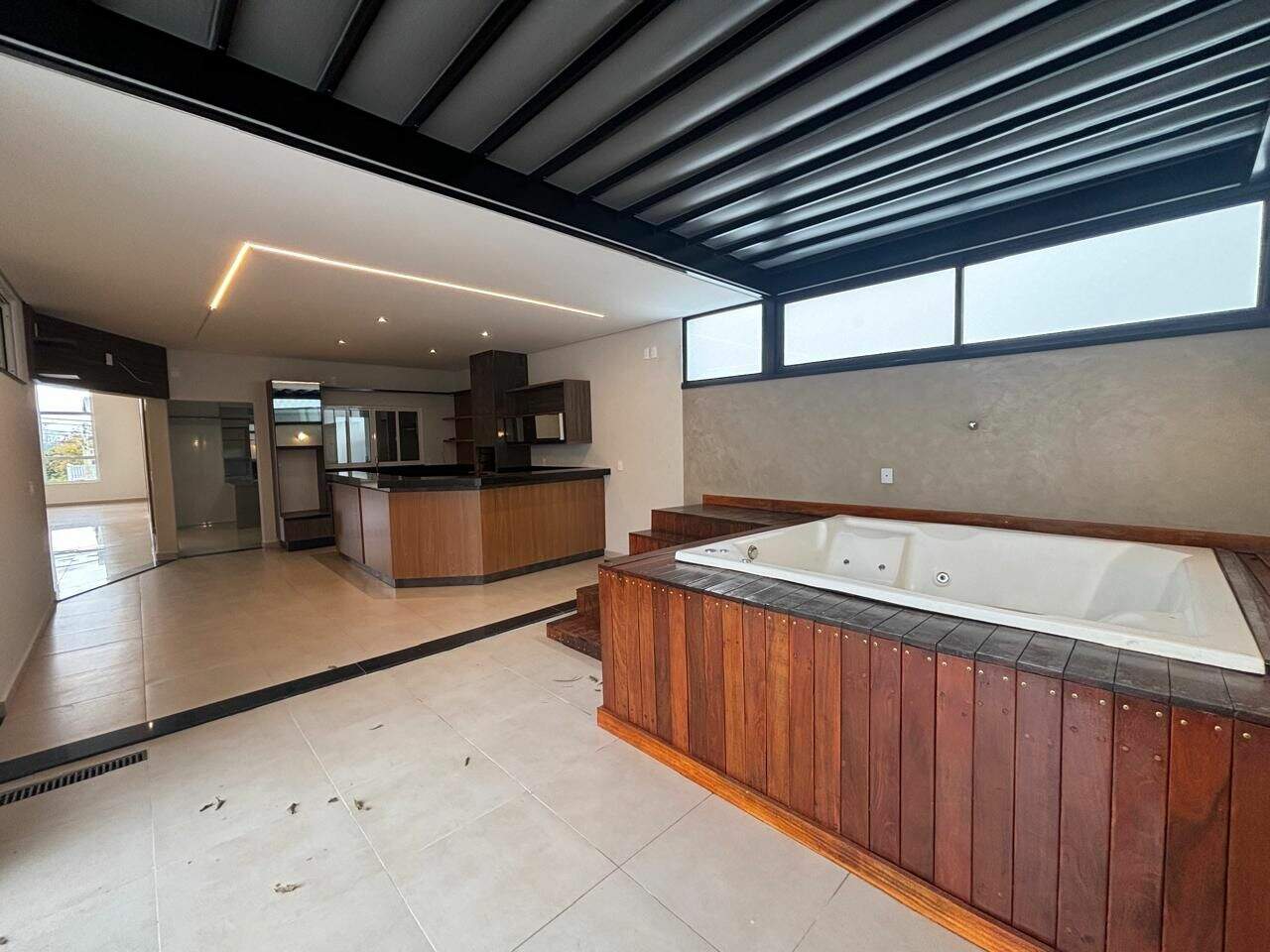 Casa à venda no Vila Inglesa: 