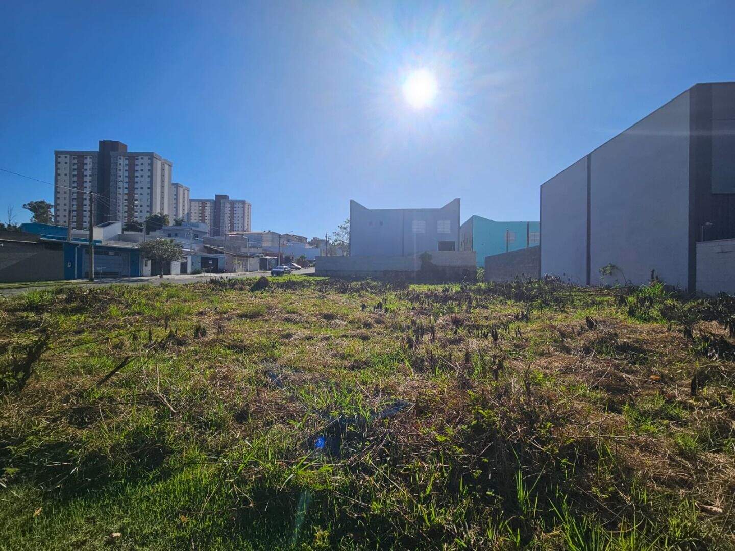 Terreno à venda no Jardim Santorini: 