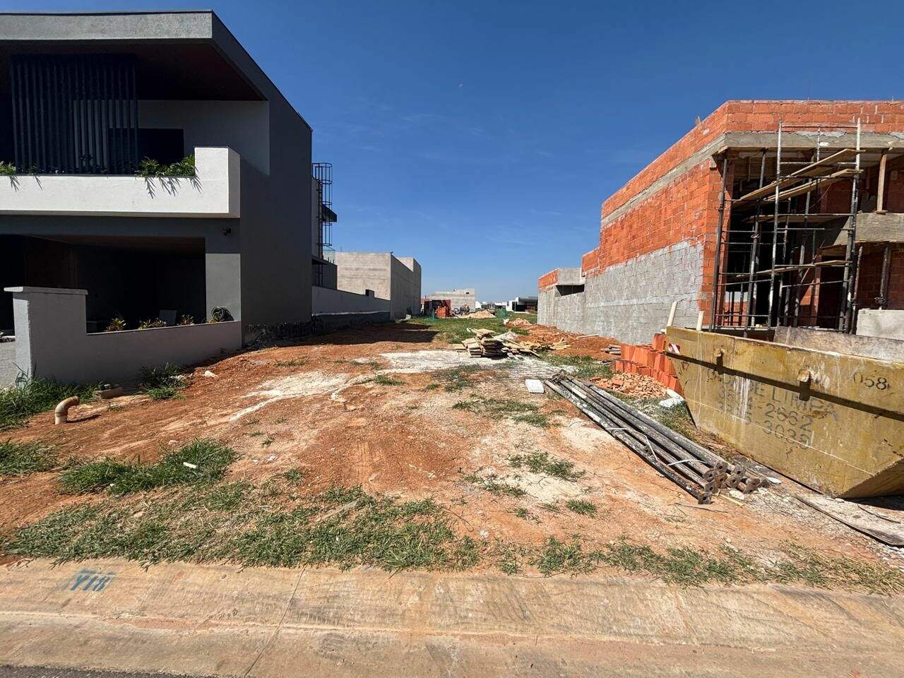 Terreno à venda no Residencial Maria Cândida: 