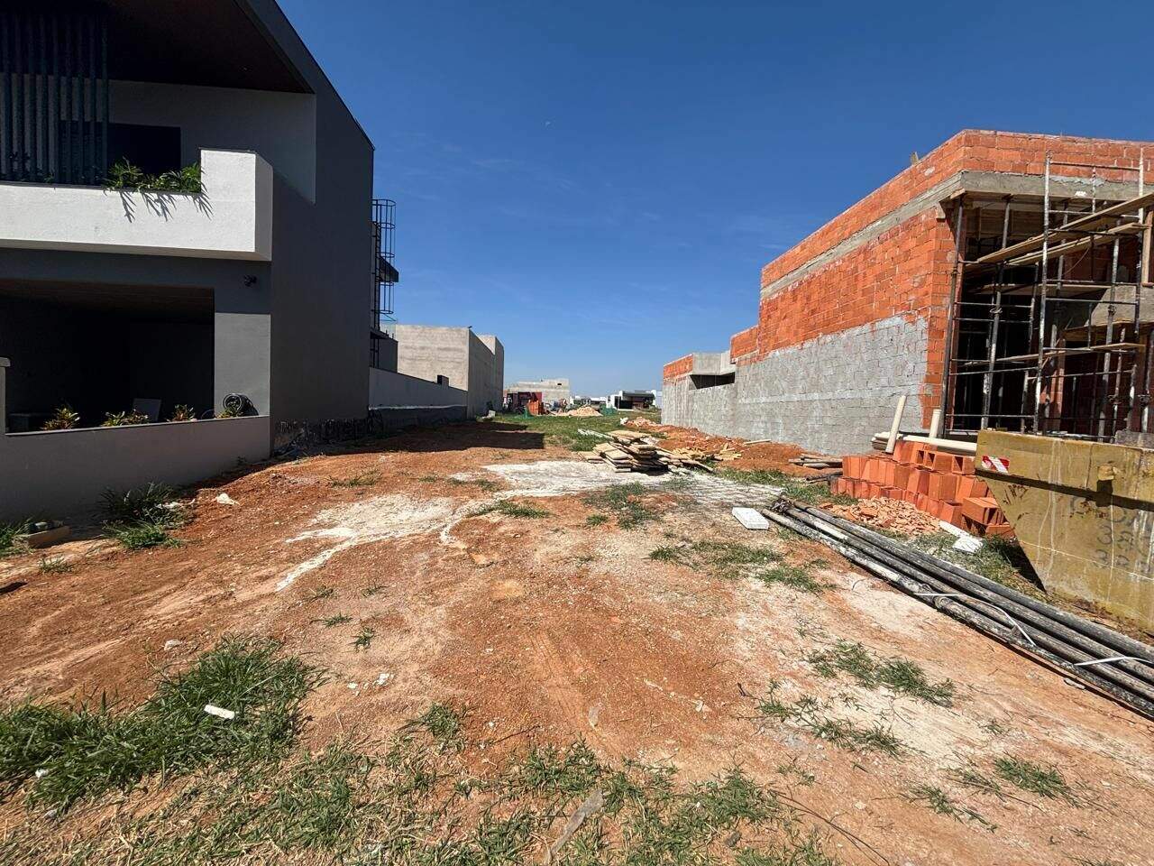 Terreno à venda no Residencial Maria Cândida: 