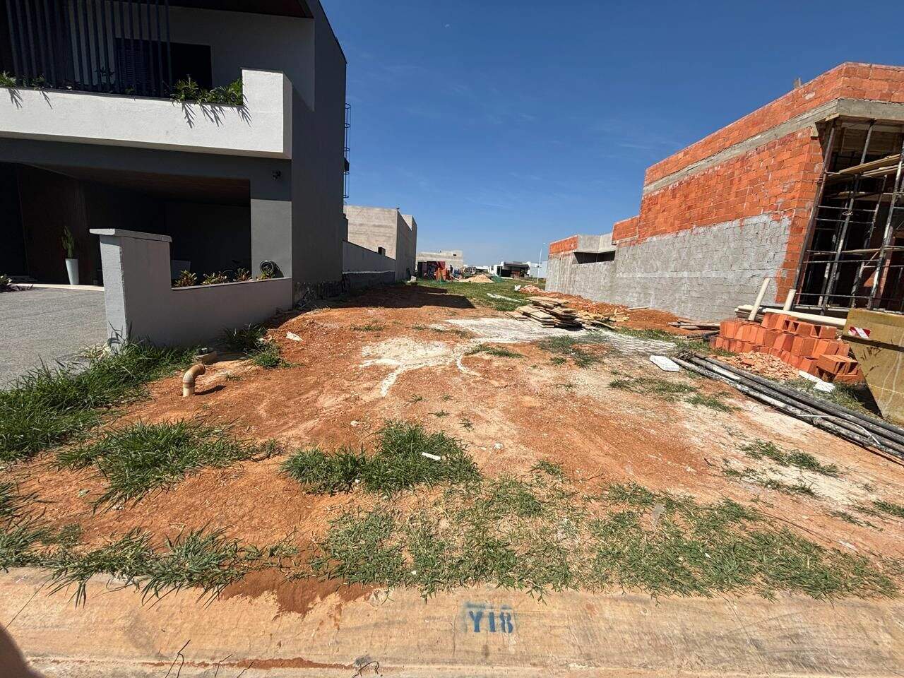 Terreno à venda no Residencial Maria Cândida: 