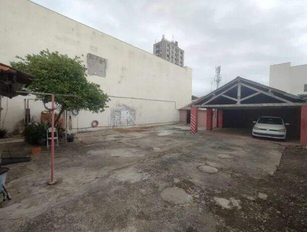 Casa à venda no Centro: 