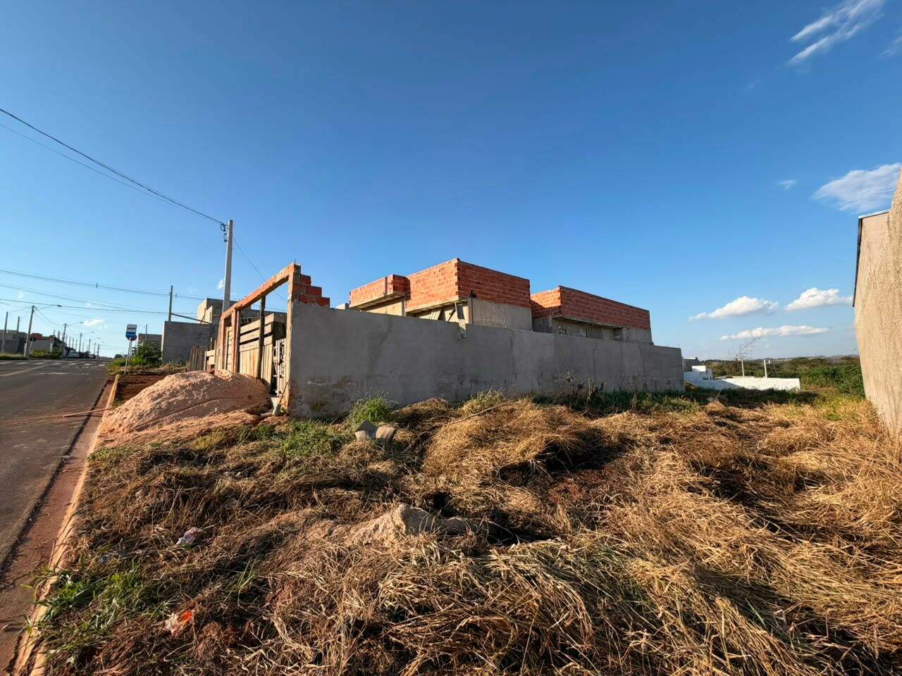 Terreno à venda no Jardim dos Ipês: 