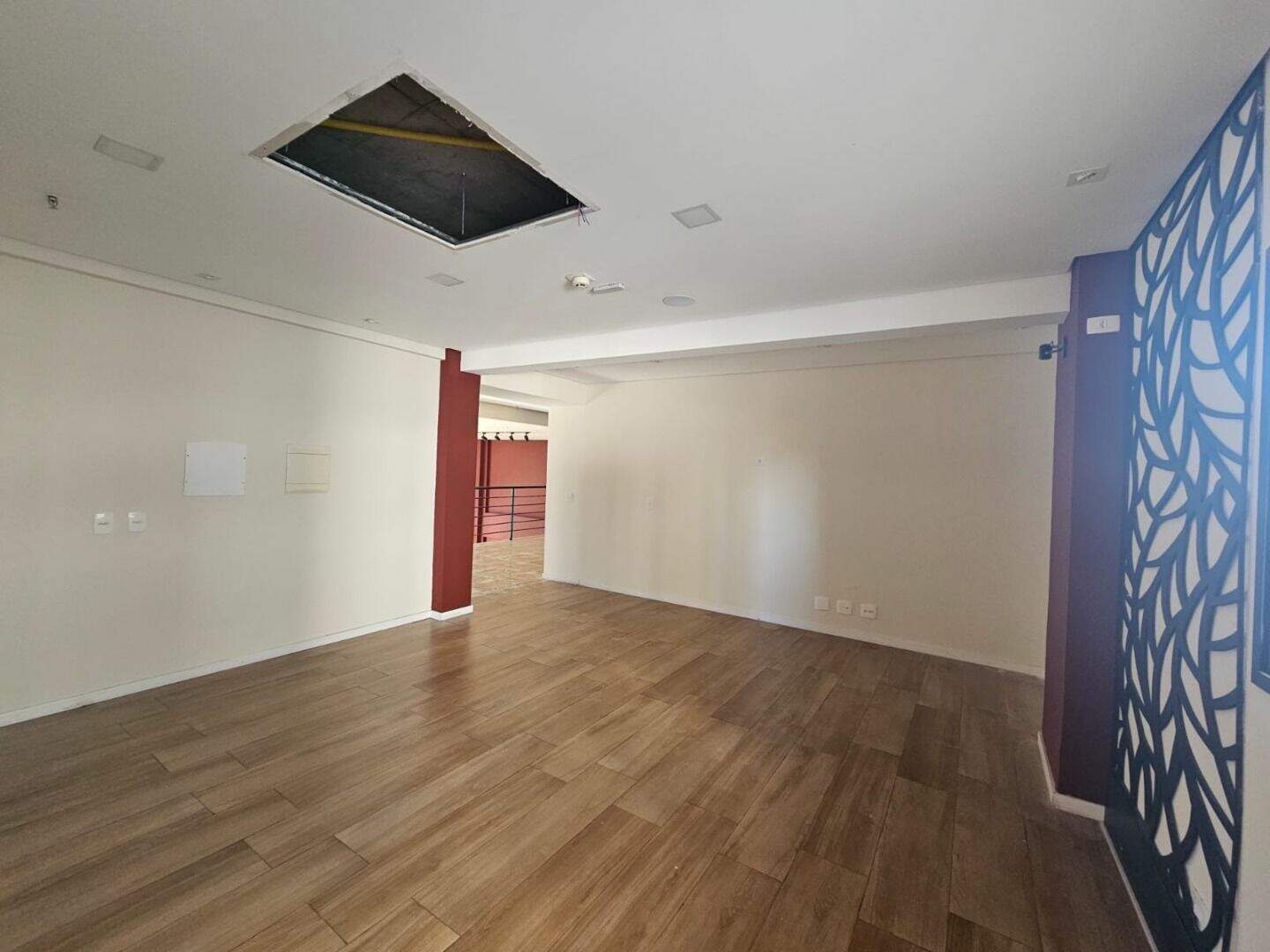 Salão para aluguel no Vila Sfeir: 