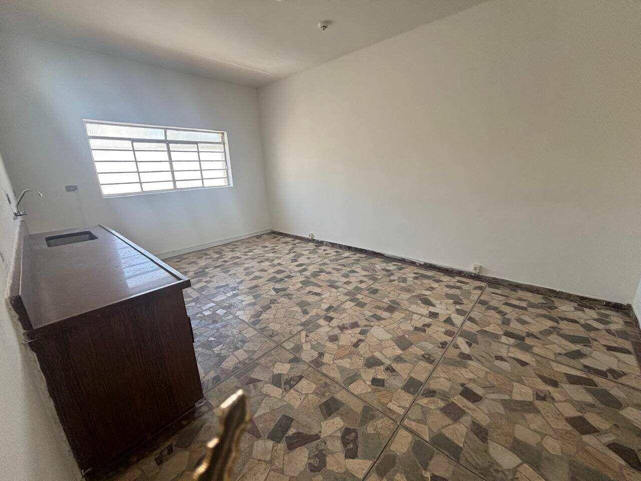 Casa para aluguel no Centro: 