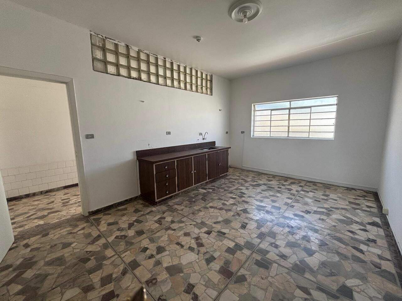 Casa para aluguel no Centro: 