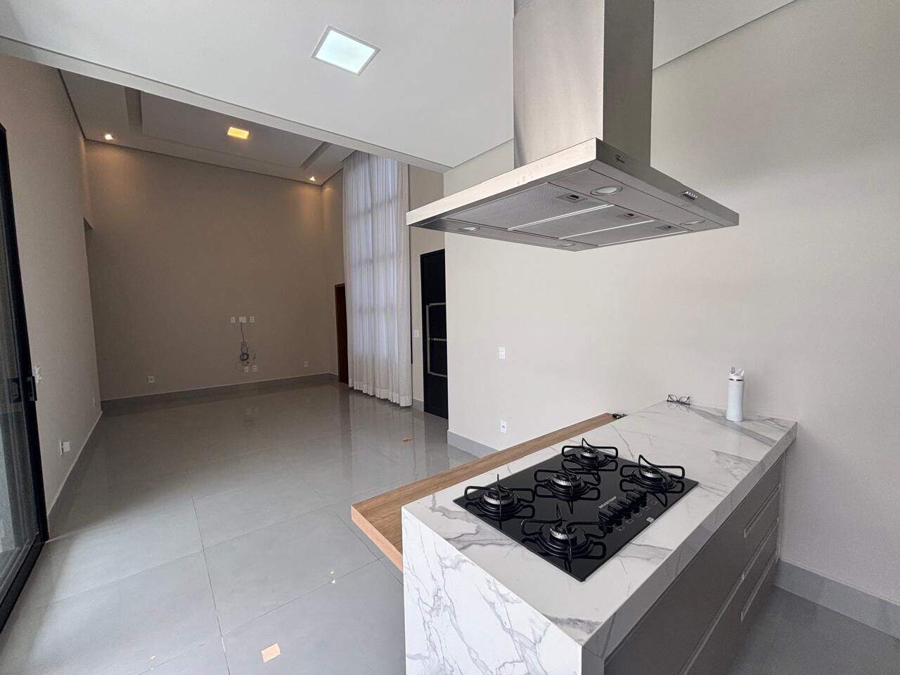 Casa para aluguel no Jardim Esplanada: 