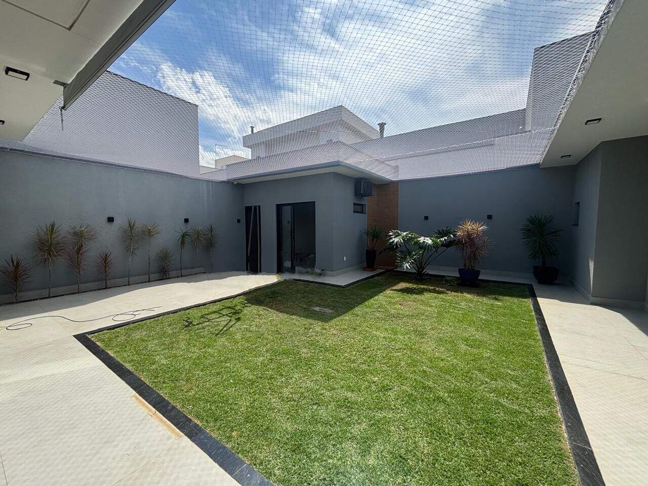 Casa para aluguel no Jardim Esplanada: 