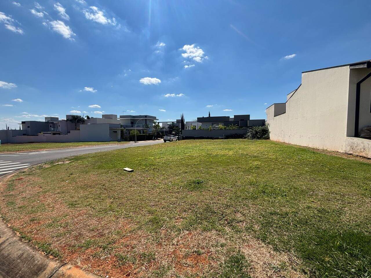 Terreno à venda no Jardim Residencial Dona Lucilla: 