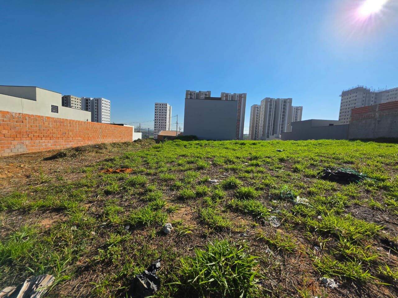Terreno à venda no Jardim Bom Sucesso: 