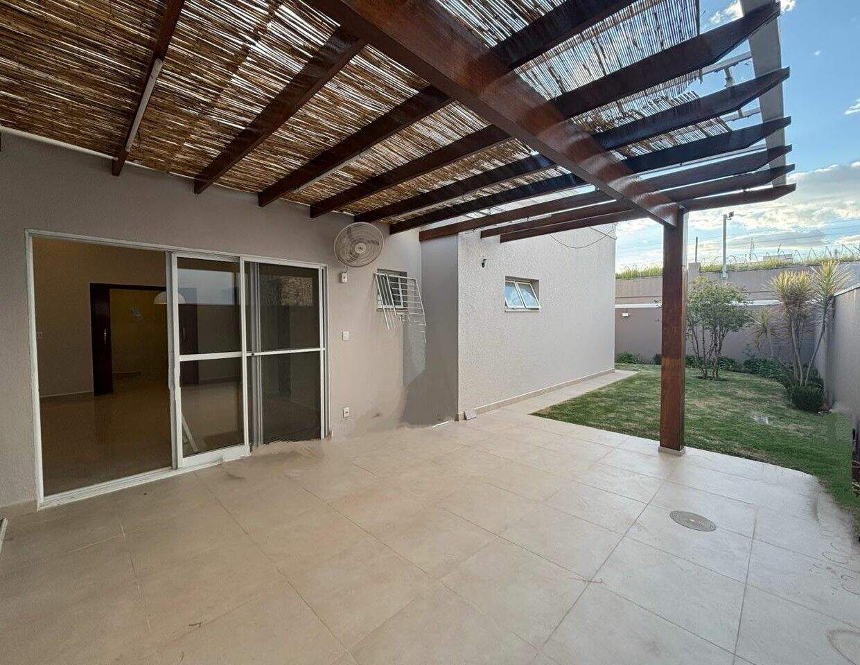 Casa para aluguel no Jardim Santa Rita: 