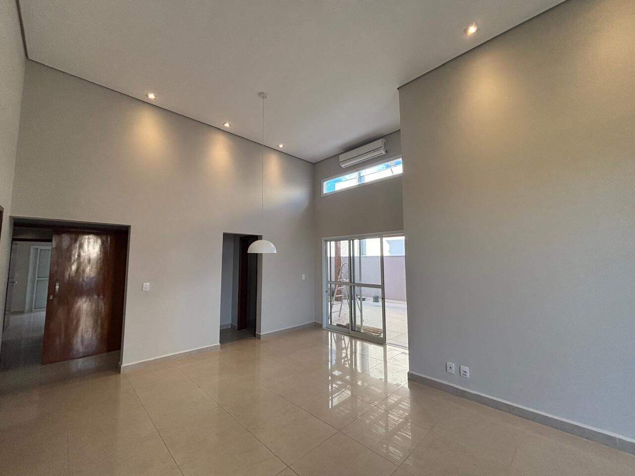 Casa para aluguel no Jardim Santa Rita: 